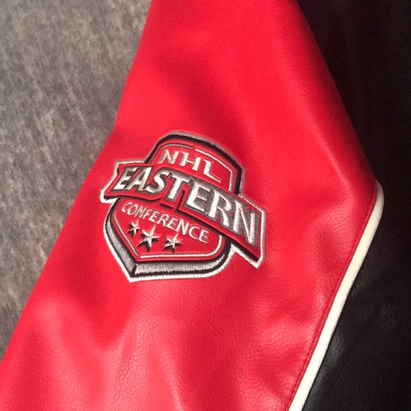 Red wings leather jacket - Picture 2 of 4